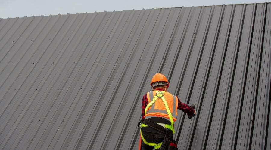 Professional metal roof installation services in Steeleville, IL